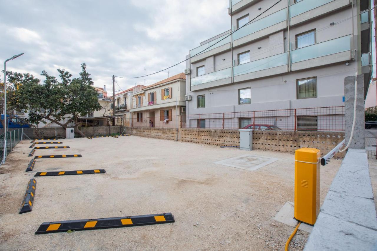 Mouikis Hotel Kefalonia アルゴストリオン エクステリア 写真