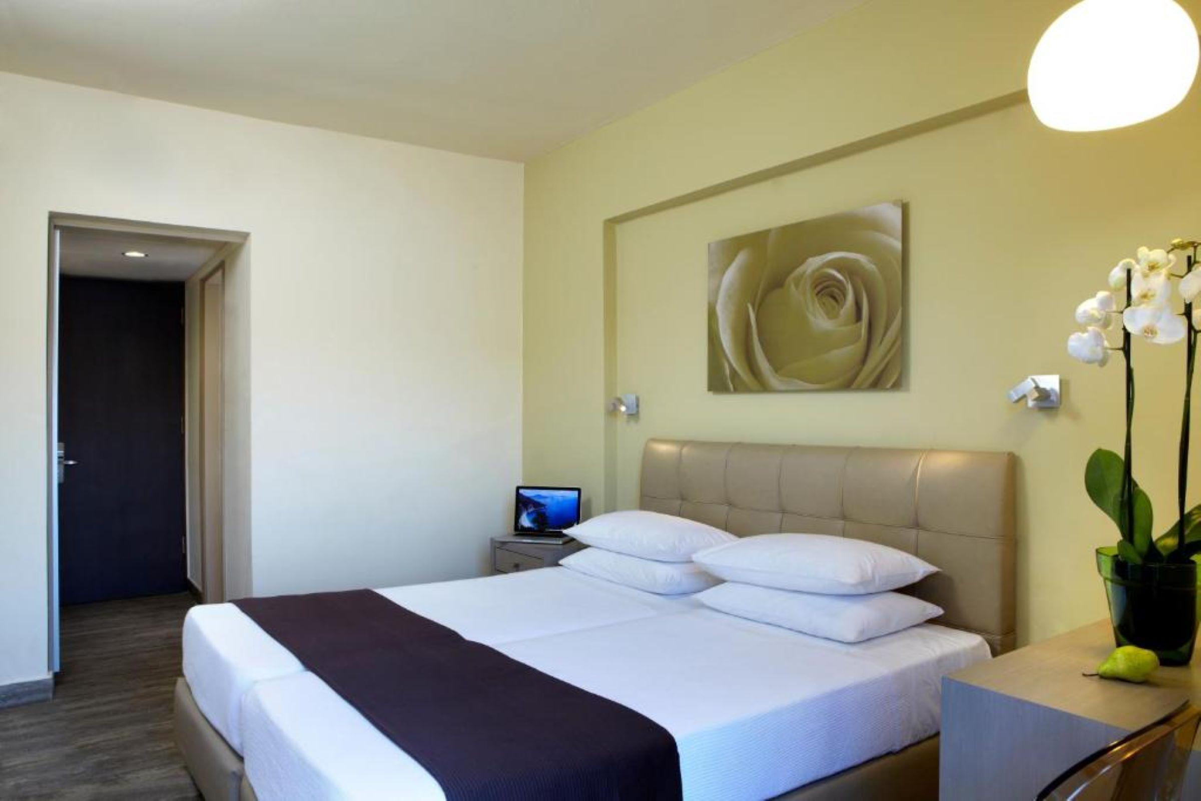 Mouikis Hotel Kefalonia アルゴストリオン エクステリア 写真