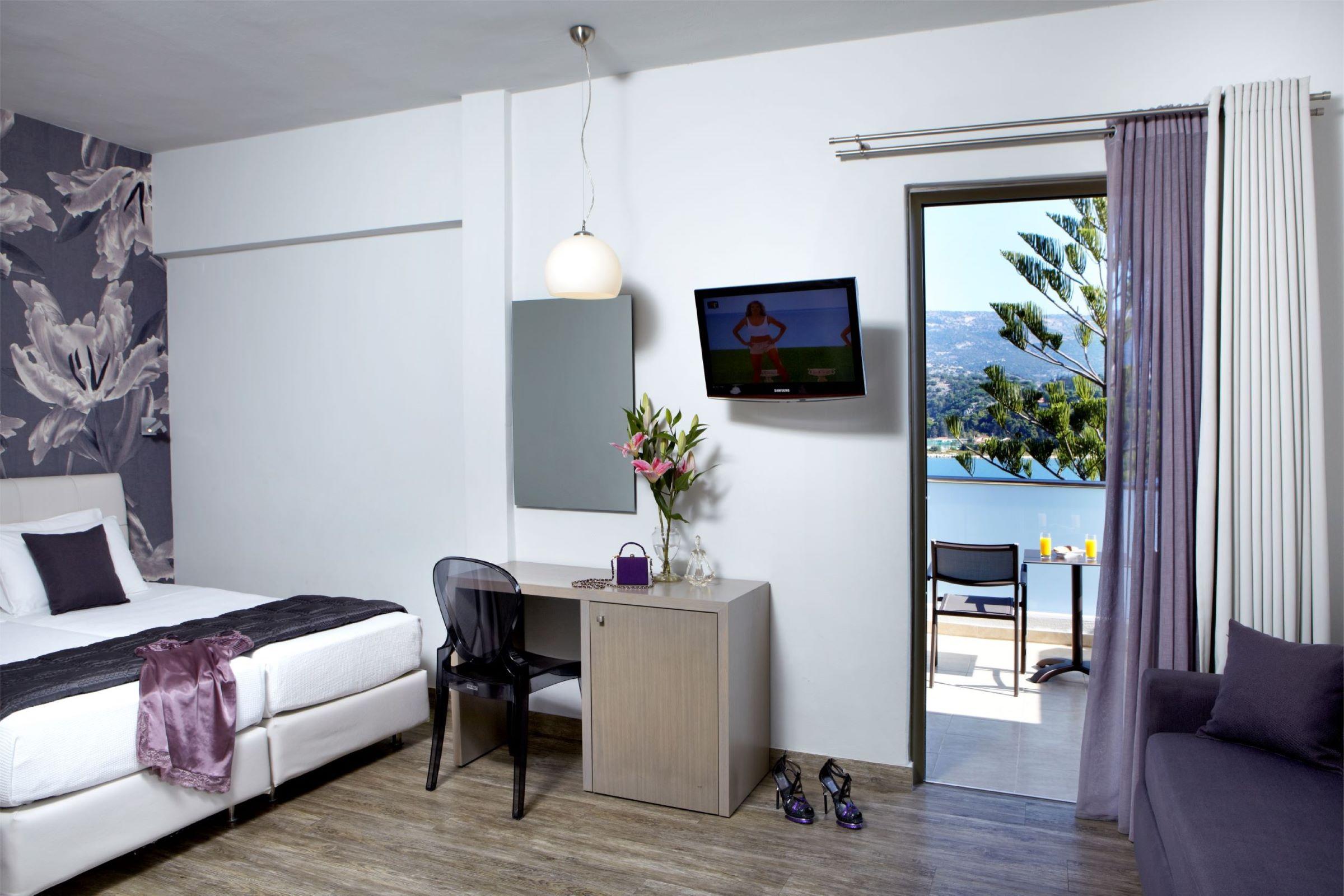 Mouikis Hotel Kefalonia アルゴストリオン エクステリア 写真