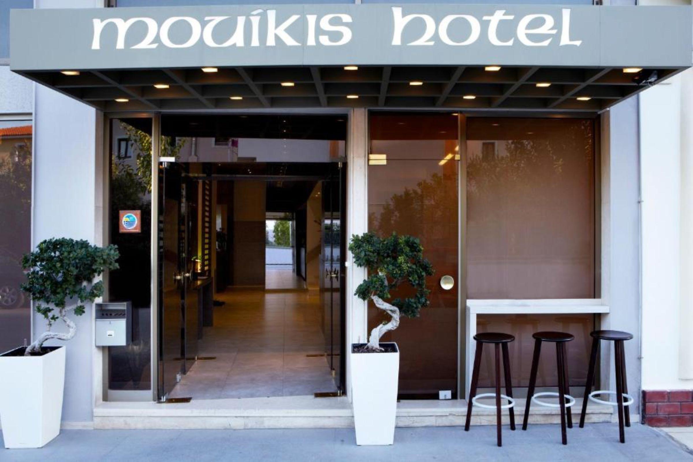 Mouikis Hotel Kefalonia アルゴストリオン エクステリア 写真