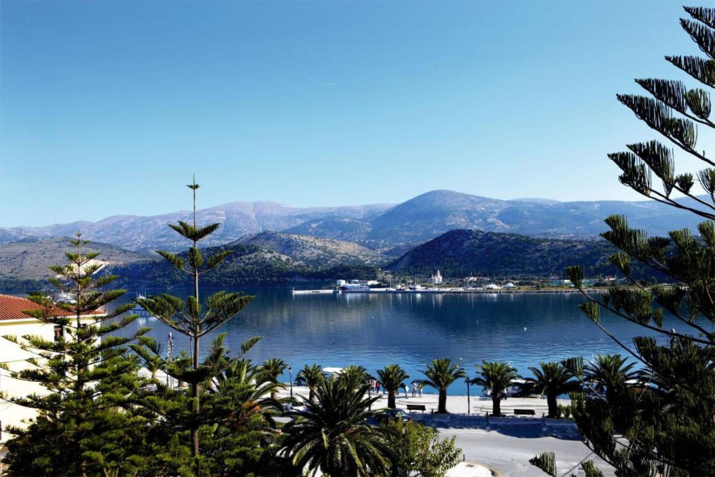 Mouikis Hotel Kefalonia アルゴストリオン エクステリア 写真