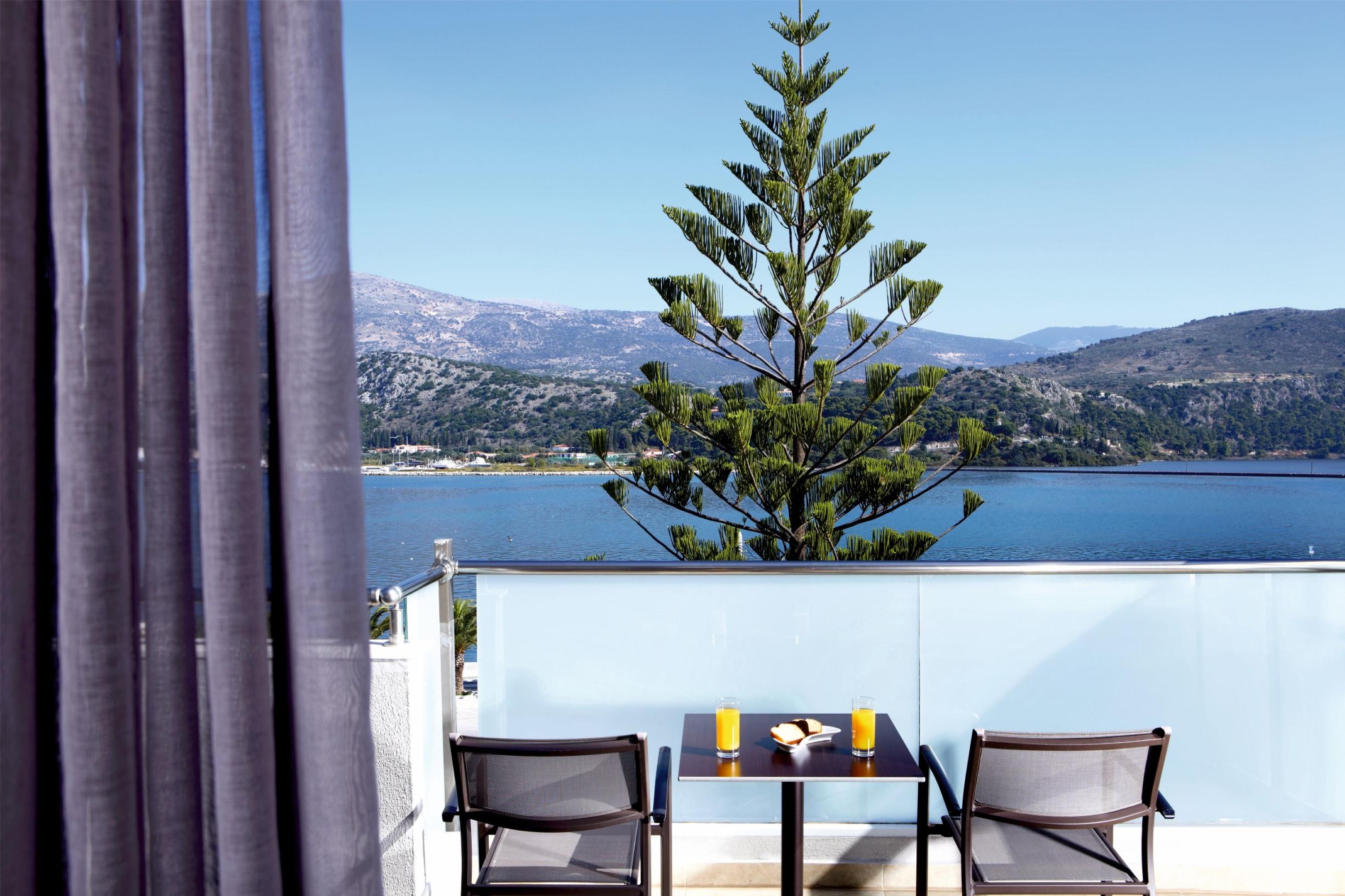 Mouikis Hotel Kefalonia アルゴストリオン エクステリア 写真
