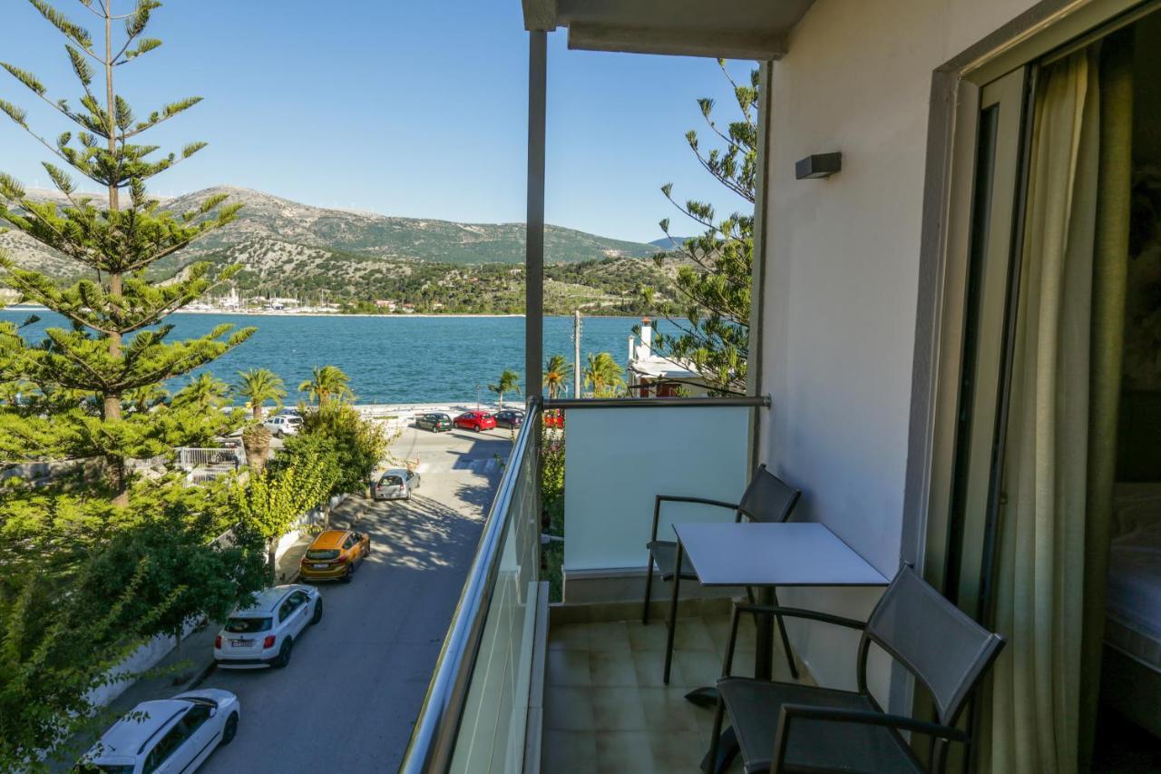 Mouikis Hotel Kefalonia アルゴストリオン エクステリア 写真